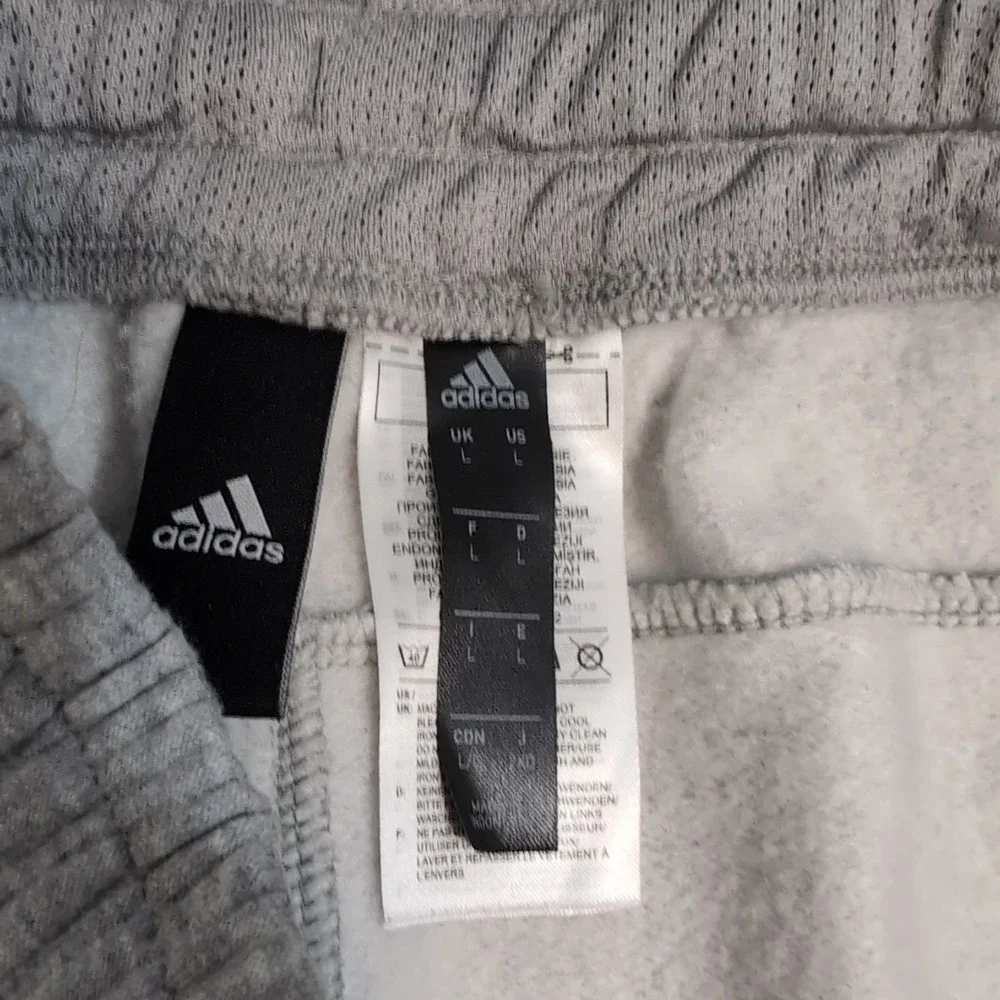 NEW Adidas Men's L 31x9